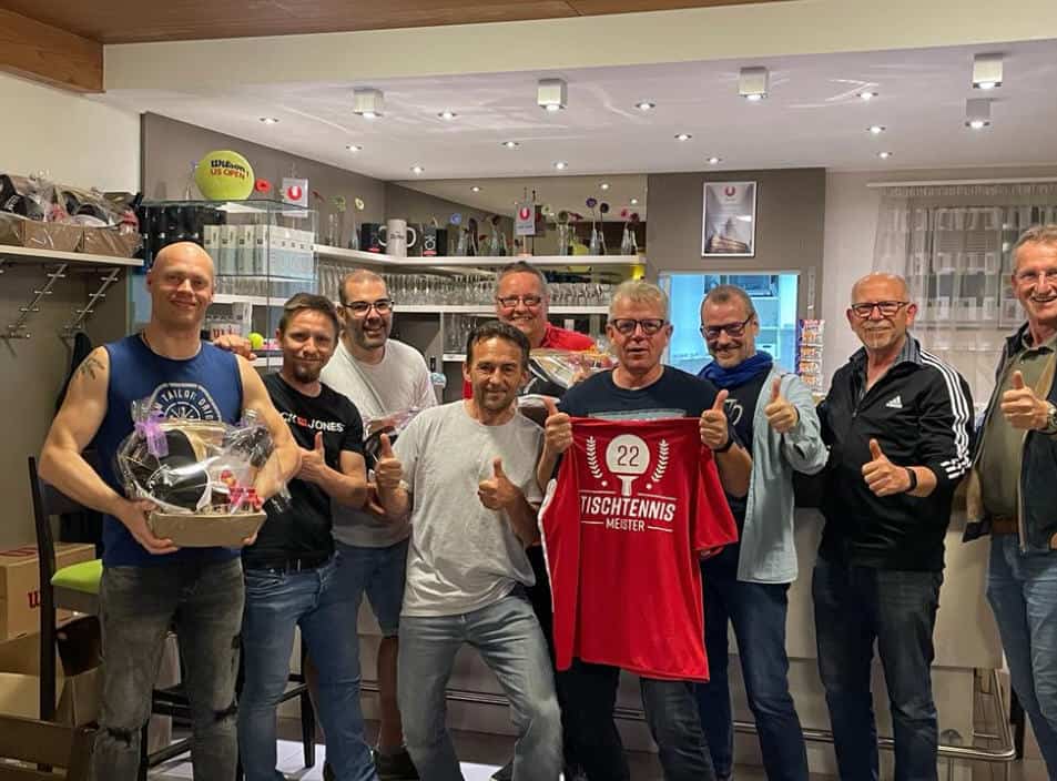 Gruppe von Tischtennisspielern in Leonding, bei Union Raiffeisen Marchtrenk.
